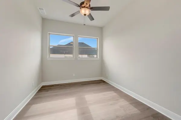 7824 Pondview Lane, Fort Worth, TX 76123