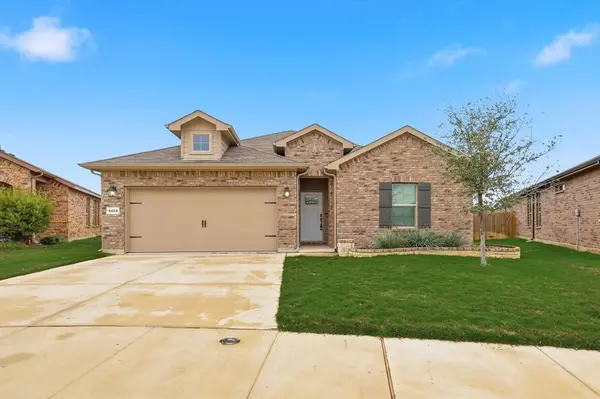 9428 Red Brush Trail, Fort Worth, TX 76131