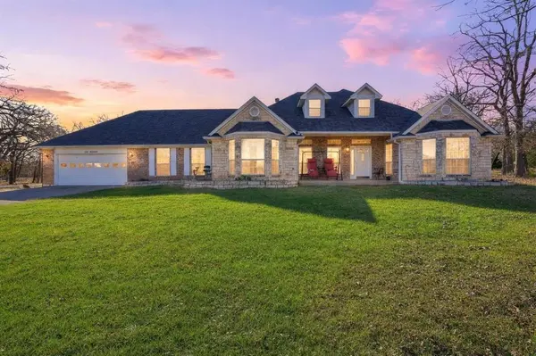 111 Lone Star Drive, Gainesville, TX 76240