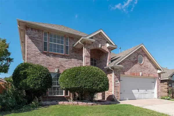 5702 Streamside Drive, Arlington, TX 76018