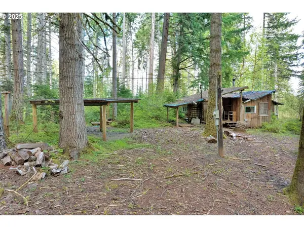 38220 BOSCAGE LN, Springfield, OR 97478