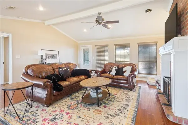 347 Howe Hill Road, Robinson, TX 76706