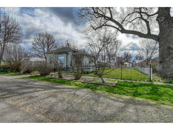 554 W HIGH ST, Athena, OR 97813