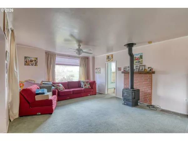 Athena, OR 97813,554 W HIGH ST