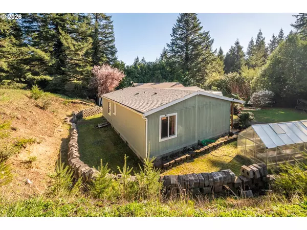 Coos Bay, OR 97420,92260 ALDER HILL LN