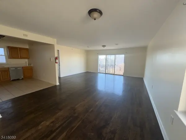 549 Hawthorne Ave Apt 3 #3, Newark City, NJ 07112