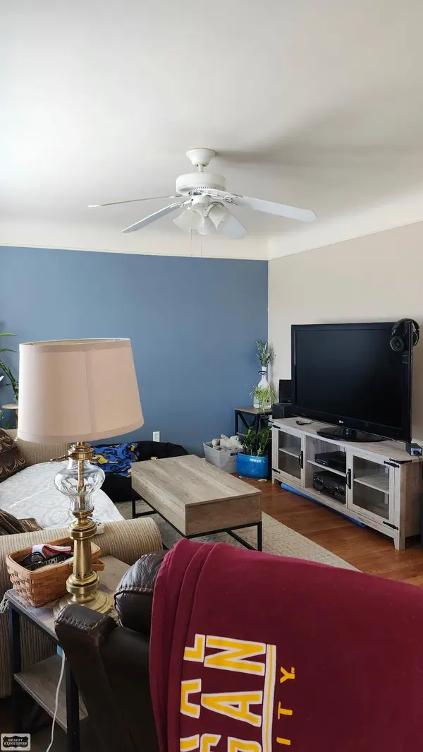 23814 Cushing ST, Eastpointe, MI 48021