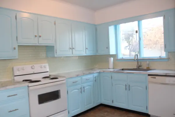 676 W Michigan AVE, Saline City, MI 48176