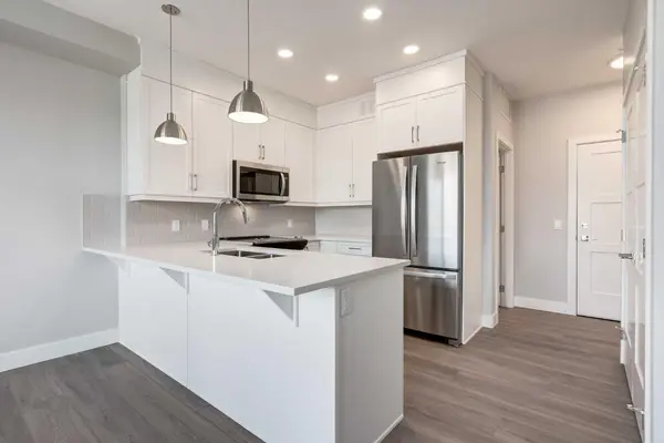 175 Wolf Hollow CRES SE #210, Calgary, AB X0X 0X0