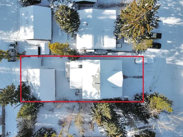 809 13 ST, Canmore, AB T1W1W5