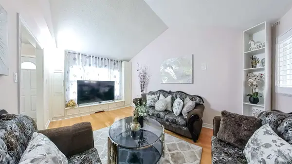 15 Brennan RD, Ajax, ON L1T 2G1