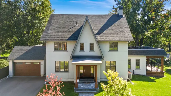 320 Hillcrest RD, Rockcliffe Park, ON K1M 0J6