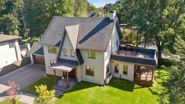 320 Hillcrest RD, Rockcliffe Park, ON K1M 0J6