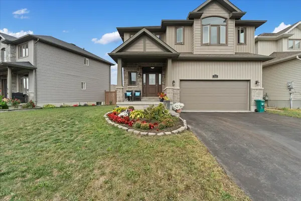 82 Mountain Ash DR, Belleville, ON K8N 0E3