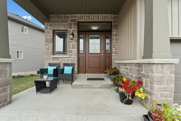 82 Mountain Ash DR, Belleville, ON K8N 0E3