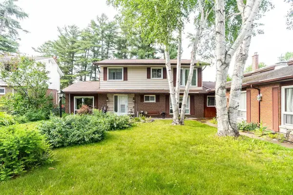 570 Phillip ST E, Gravenhurst, ON P1P 1M3