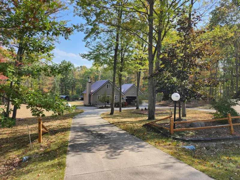 108 Deerwood CT, Au Sable Twp, MI 48653