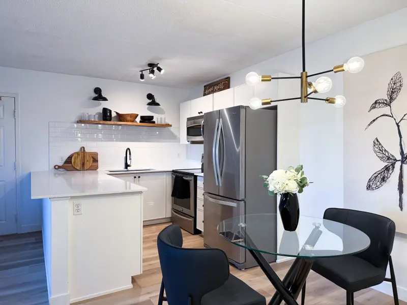 1800 Walker's Line #210, Burlington, ON L7M 4V2