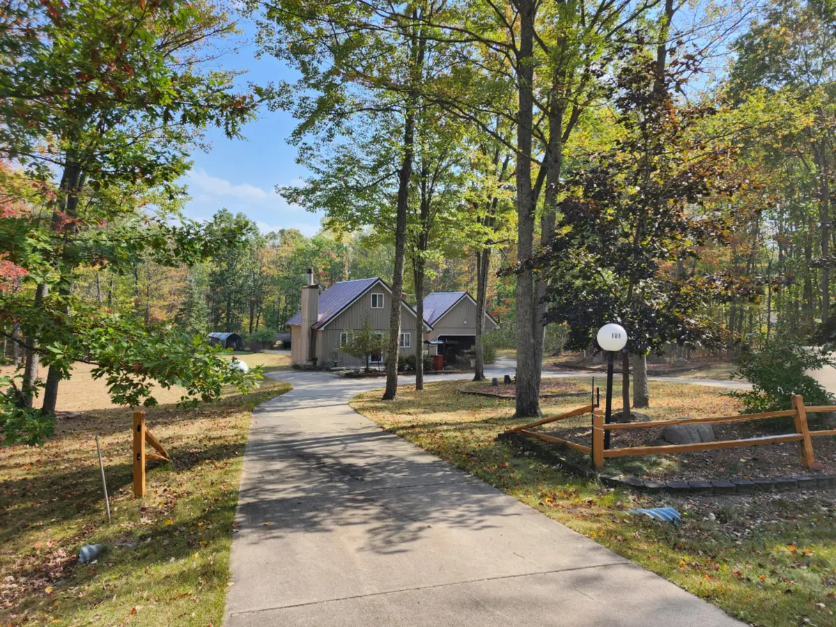 108 Deerwood CT, Au Sable Twp, MI 48653