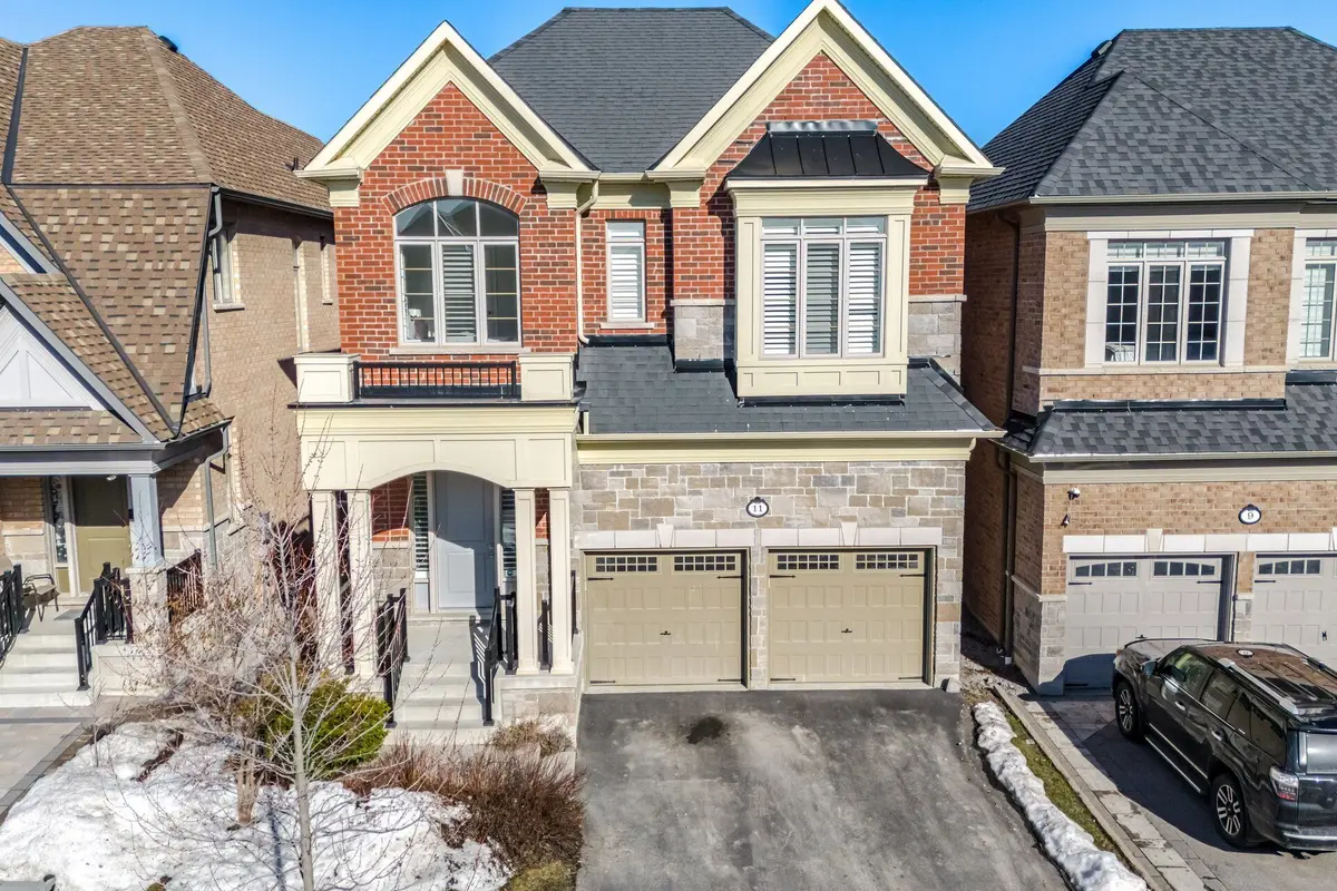 11 Lockton ST, Whitby, ON L1P 0E1