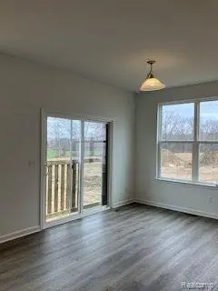 6198 Parker DR, Fenton, MI 48451