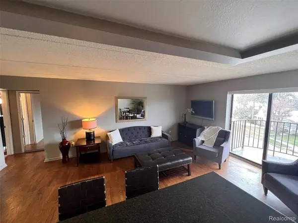 35300 Woodward AVE #405, Birmingham, MI 48009