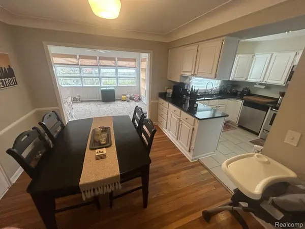 2204 KALAMA AVE, Royal Oak, MI 48067