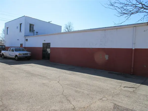 1219 Eureka AVE, Wyandotte, MI 48192