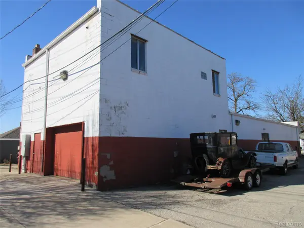 1219 Eureka AVE, Wyandotte, MI 48192