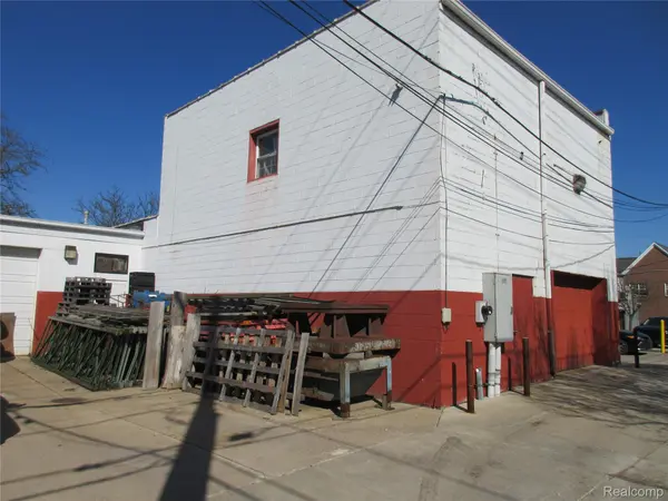 1219 Eureka AVE, Wyandotte, MI 48192