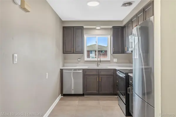 1909 Gardenia AVE #Unit D, Royal Oak, MI 48067