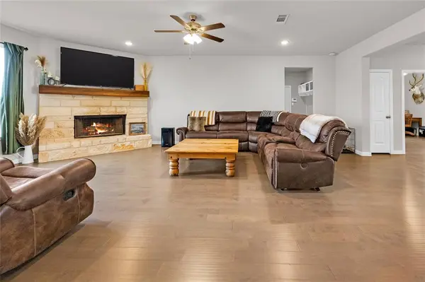 308 Olde Knoll Place, Rio Vista, TX 76093