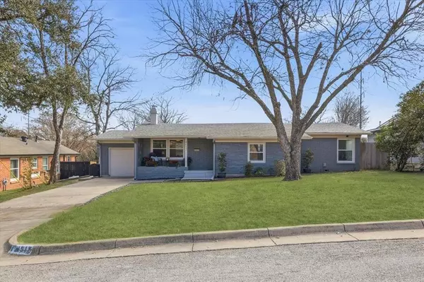 Fort Worth, TX 76109,4517 Selkirk Drive