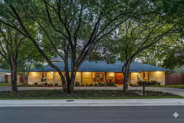 Dallas, TX 75229,10626 Cox Lane