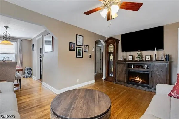 564 Spruce Ave, Garwood Boro, NJ 07027