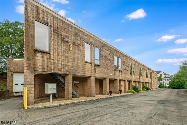 3 Tice Rd, Franklin Lakes Boro, NJ 07417