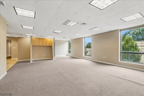 3 Tice Rd, Franklin Lakes Boro, NJ 07417