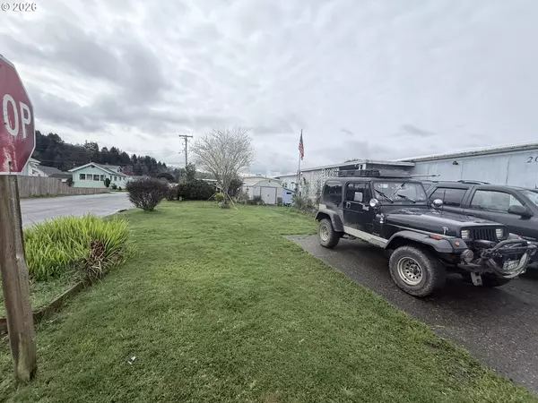 Reedsport, OR 97467,1000 N 8TH ST #20