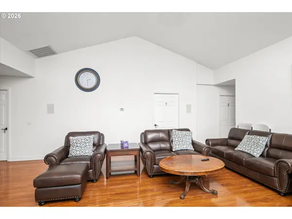 805 QUEENS AVE, Creswell, OR 97426