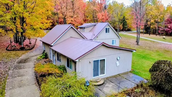 108 Deerwood CT, Au Sable Twp, MI 48653