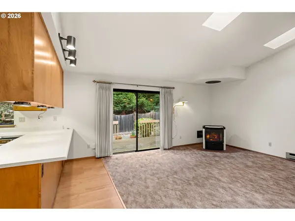 1730 ARCH LN, Brookings, OR 97415