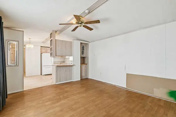 1101 84 ST NE #428, Calgary, AB T2A 7X2