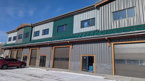 100 Alpine MDWS #1104 & 1204, Canmore, AB T1W 1L1