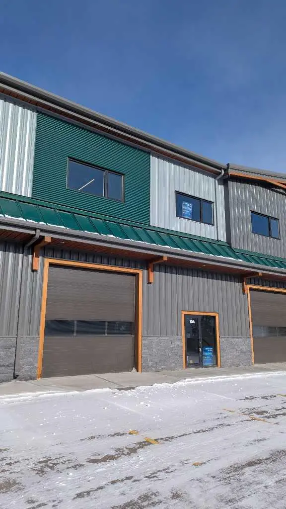 100 Alpine MDWS #1104 & 1204, Canmore, AB T1W 1L1