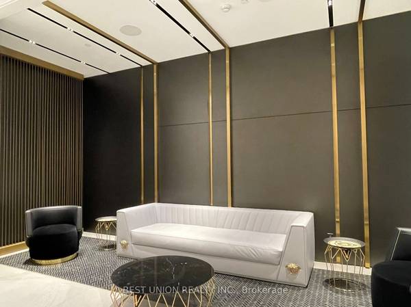 319 Jarvis ST #2711, Toronto C08, ON M5B 0C8