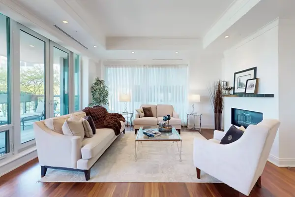 206 Bloor ST W #1001,  Toronto C02,  ON M5S 1T8