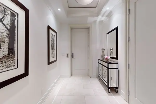 206 Bloor ST W #1001, Toronto C02, ON M5S 1T8