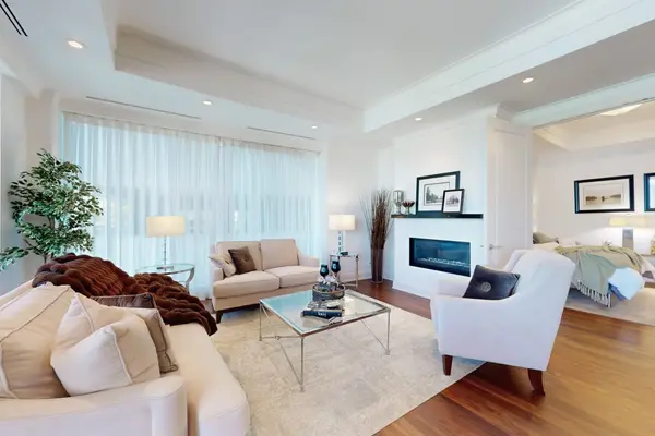 206 Bloor ST W #1001, Toronto C02, ON M5S 1T8