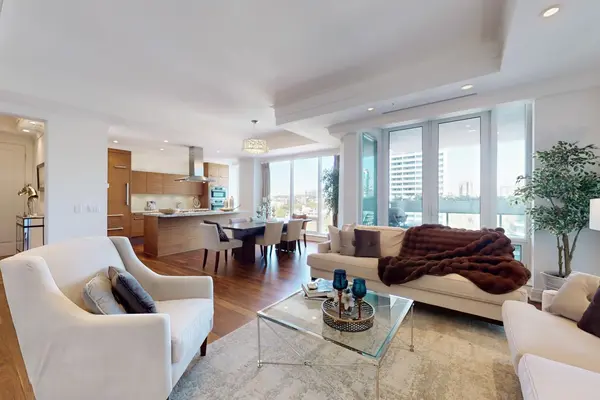 206 Bloor ST W #1001, Toronto C02, ON M5S 1T8