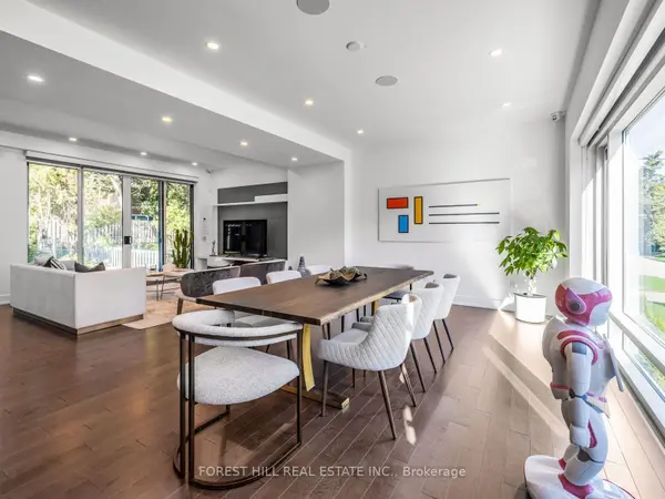 16 Viamede CRES, Toronto C15, ON M2K 2A8